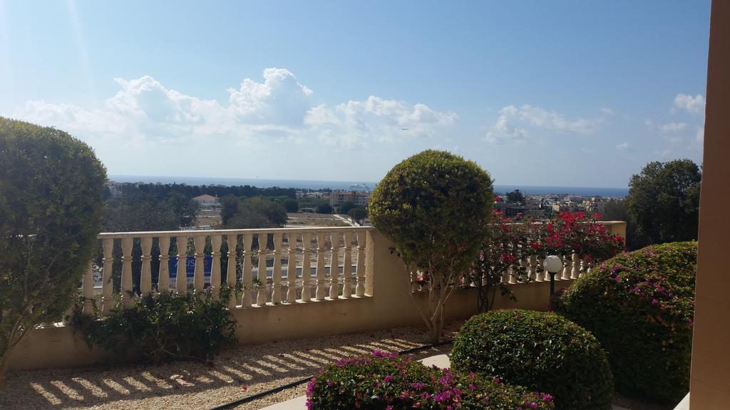 Panorama Court Appartamento Paphos Esterno foto
