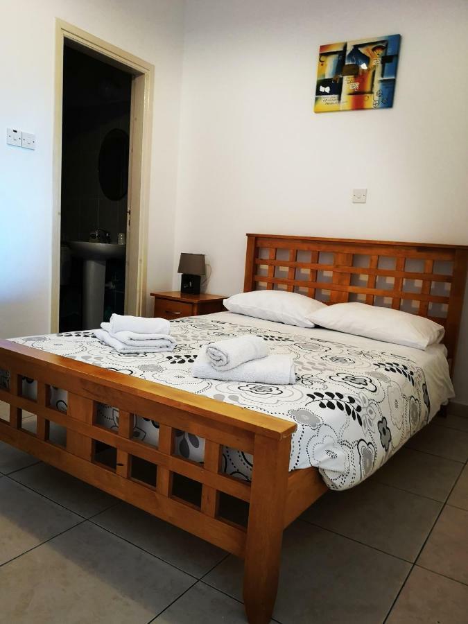 Panorama Court Appartamento Paphos Esterno foto