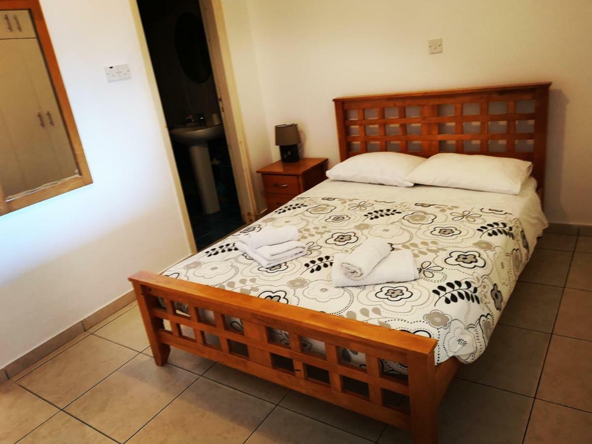 Panorama Court Appartamento Paphos Esterno foto